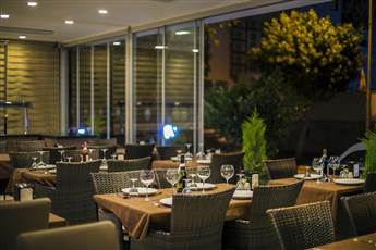 Hawaii Suite Beach Hotel 3*