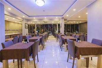 Hawaii Suite Beach Hotel 3*