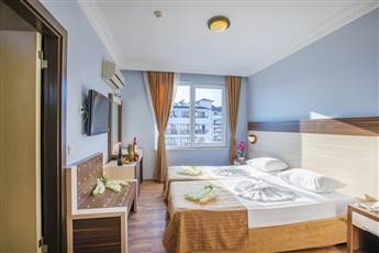 Hawaii Suite Beach Hotel 3*