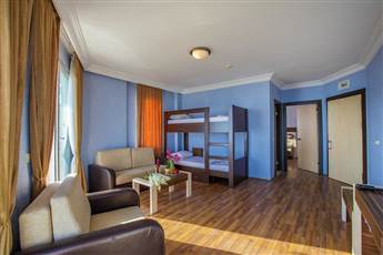 Hawaii Suite Beach Hotel 3*