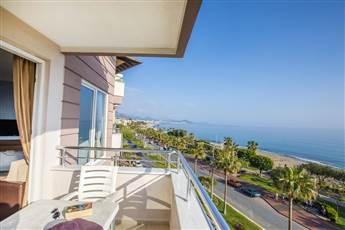 Hawaii Suite Beach Hotel 3*