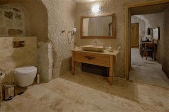 Hera Cave Suites