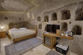Hera Cave Suites