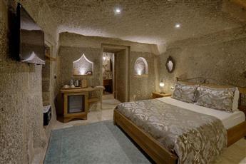 Hera Cave Suites