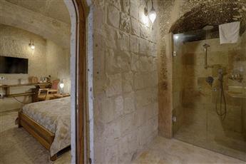 Hera Cave Suites