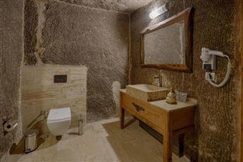 Hera Cave Suites