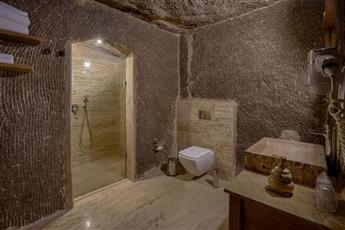 Hera Cave Suites