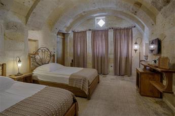 Hera Cave Suites
