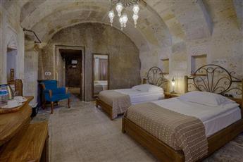 Hera Cave Suites