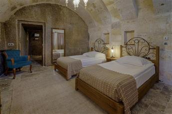 Hera Cave Suites