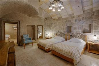 Hera Cave Suites