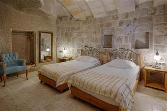 Hera Cave Suites