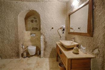 Hera Cave Suites
