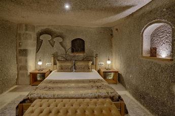 Hera Cave Suites