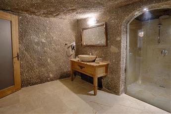 Hera Cave Suites