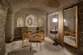 Hera Cave Suites