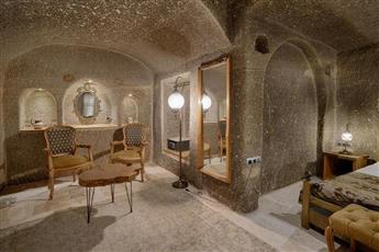 Hera Cave Suites
