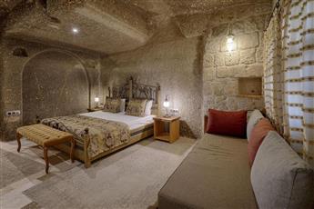 Hera Cave Suites