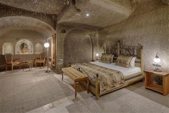 Hera Cave Suites