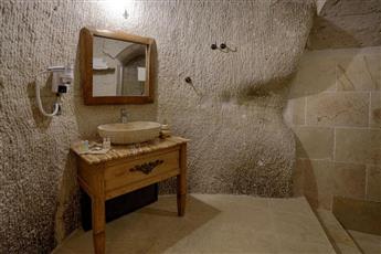 Hera Cave Suites