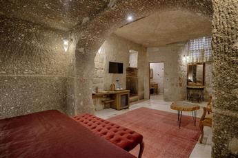Hera Cave Suites