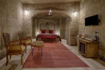 Hera Cave Suites