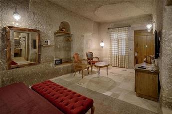 Hera Cave Suites