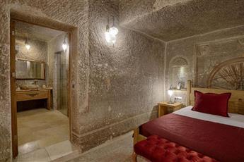 Hera Cave Suites