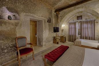Hera Cave Suites