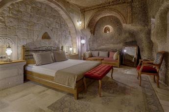 Hera Cave Suites