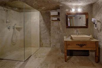 Hera Cave Suites
