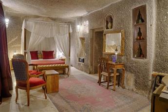 Hera Cave Suites
