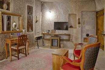 Hera Cave Suites