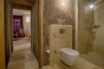 Hera Cave Suites