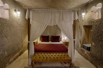 Hera Cave Suites
