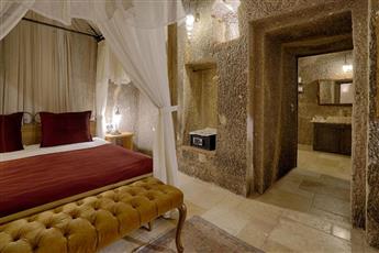 Hera Cave Suites