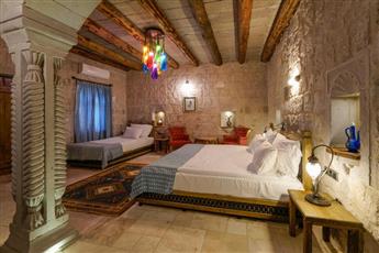 Hera Cave Suites