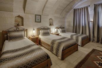 Hera Cave Suites