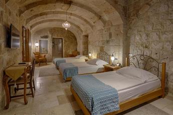 Hera Cave Suites