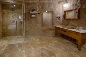 Hera Cave Suites