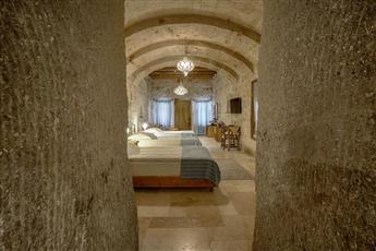 Hera Cave Suites