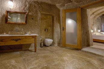 Hera Cave Suites