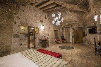 Hera Cave Suites