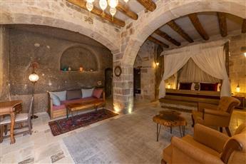 Hera Cave Suites