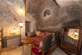 Hera Cave Suites