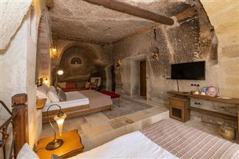 Hera Cave Suites