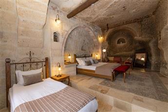Hera Cave Suites
