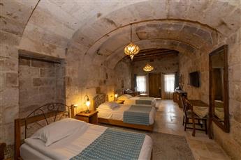 Hera Cave Suites