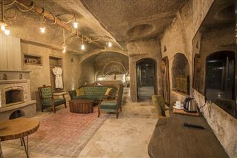 Hera Cave Suites