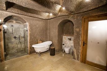 Hera Cave Suites
